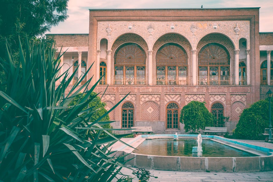 US Iran Tensions Rise as Trump Threatens War