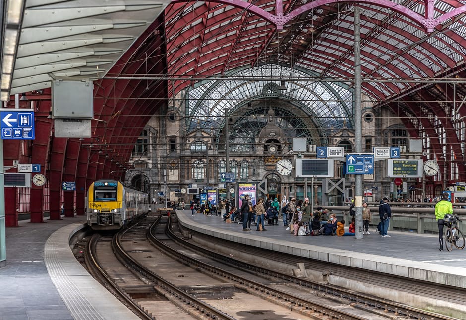 5 Dead in Belgium Train-Minibus Collision on May 26