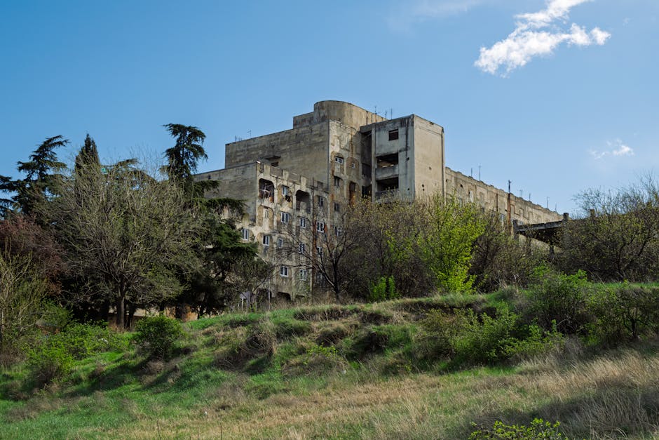 7 Abandoned Soviet Labs Seen in Haunting Detail