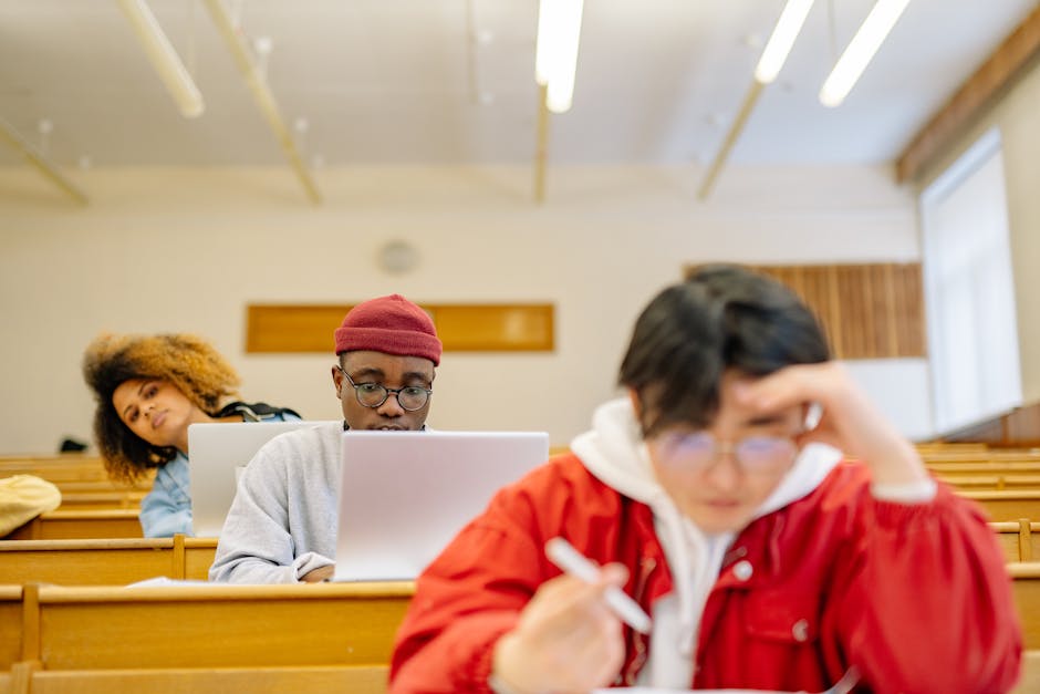 78% of College Grads Used AI on Final Assignments, Poll Shows