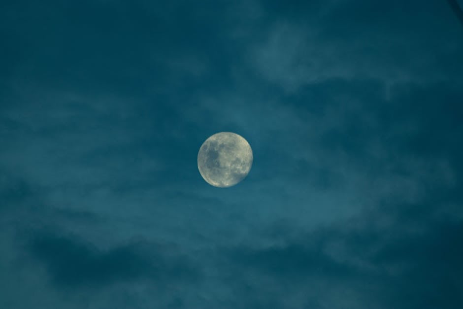 Blue Moon on 31 May Reveals Quirks in Earth’s Calendar System