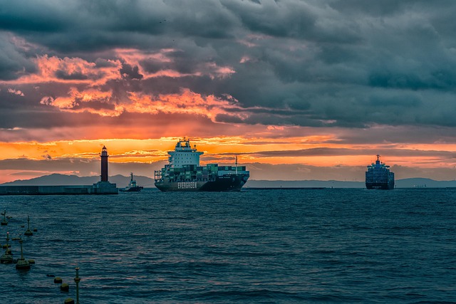 Headline starting with Why/How/What: Why the Strait of Hormuz Matters to Global Trade