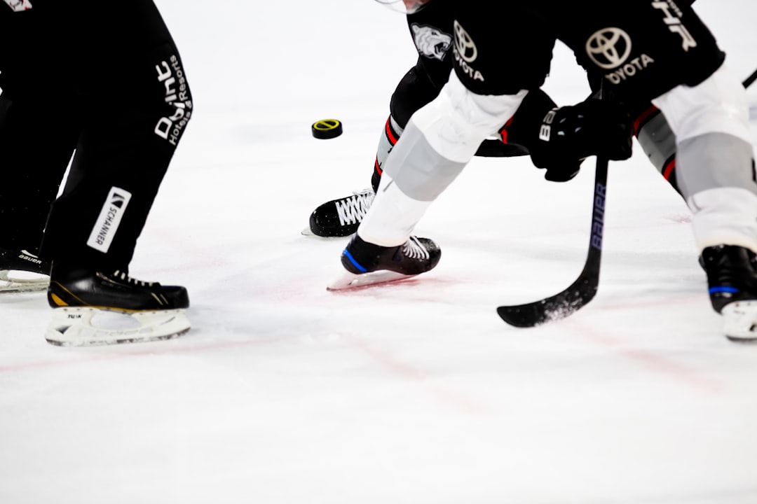 Hurricanes Seek Commanding Lead Against Canadiens in Game 4 - VirentaNews