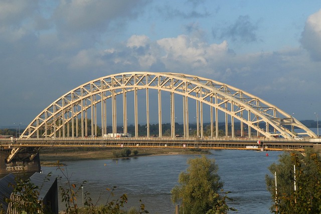 Israeli Forces Cross Litani River, 5 Dead - VirentaNews