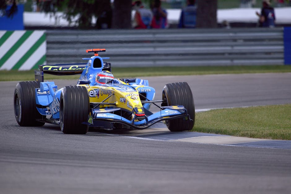 Russell Claims 1st Pole in 24 Races at Canada GP