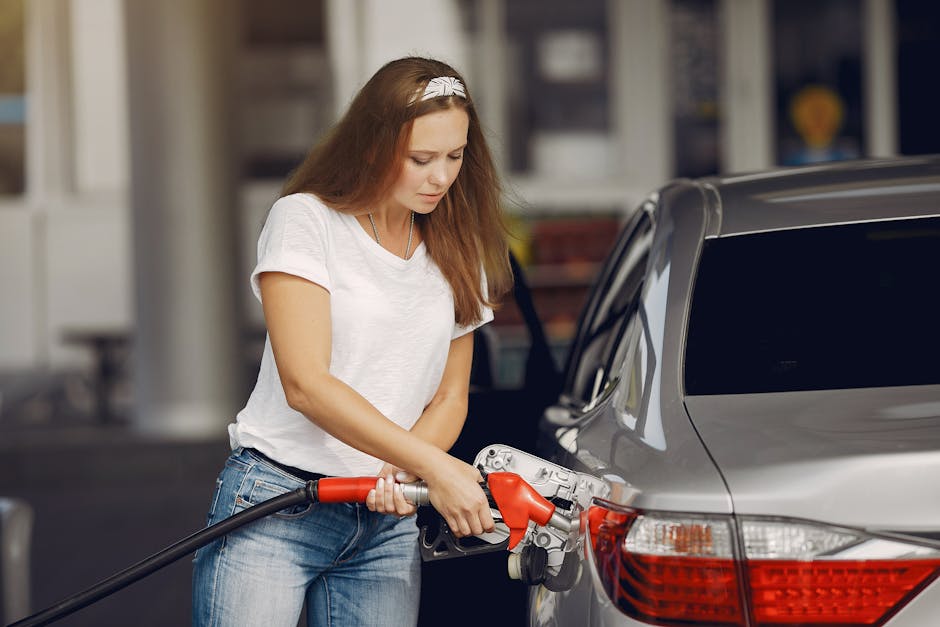 Walmart Warns Shoppers Are Cutting Spending as Gas Prices Rise