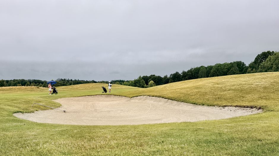 Why Golfers Struggle with Bunker Shots