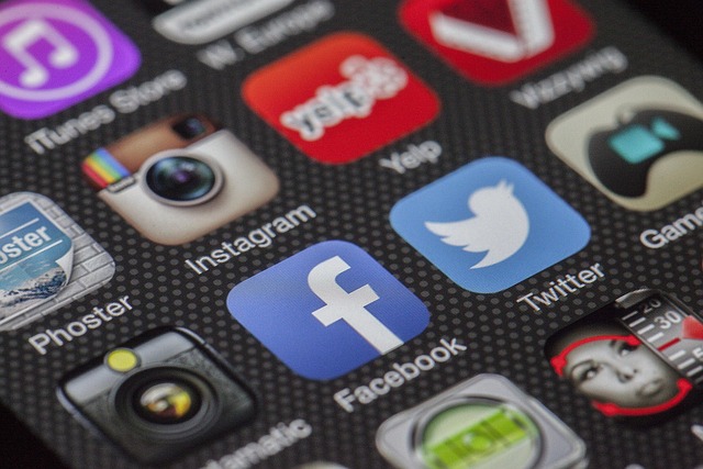 Why Social Media Feeds Need a Redesign