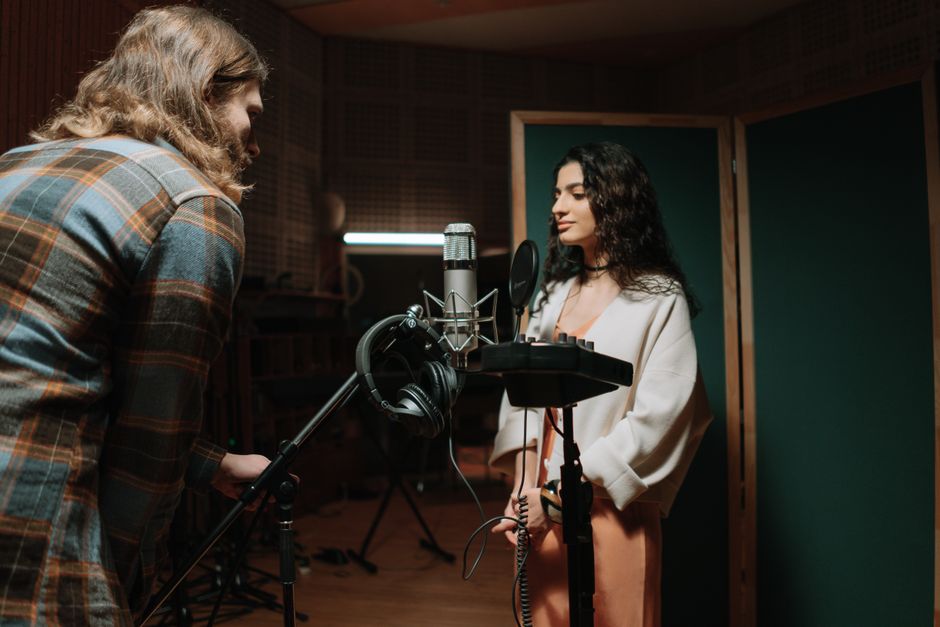 Cold Court’s Debut EP Surges with Infectious, Glitchy Genre Mashup
