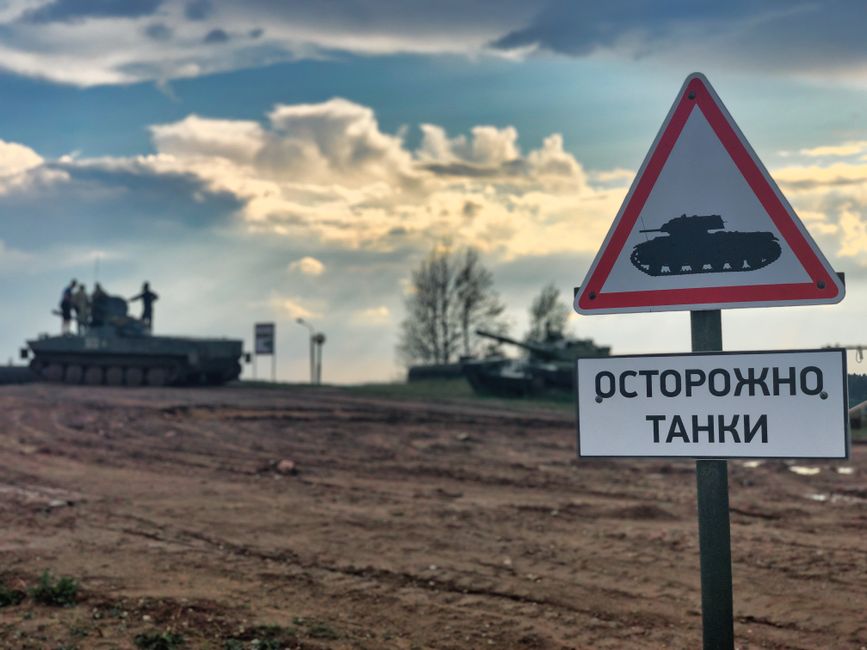 Headline starting with Why/How/What: Why Putin's Russia is Getting Nervous - VirentaNews