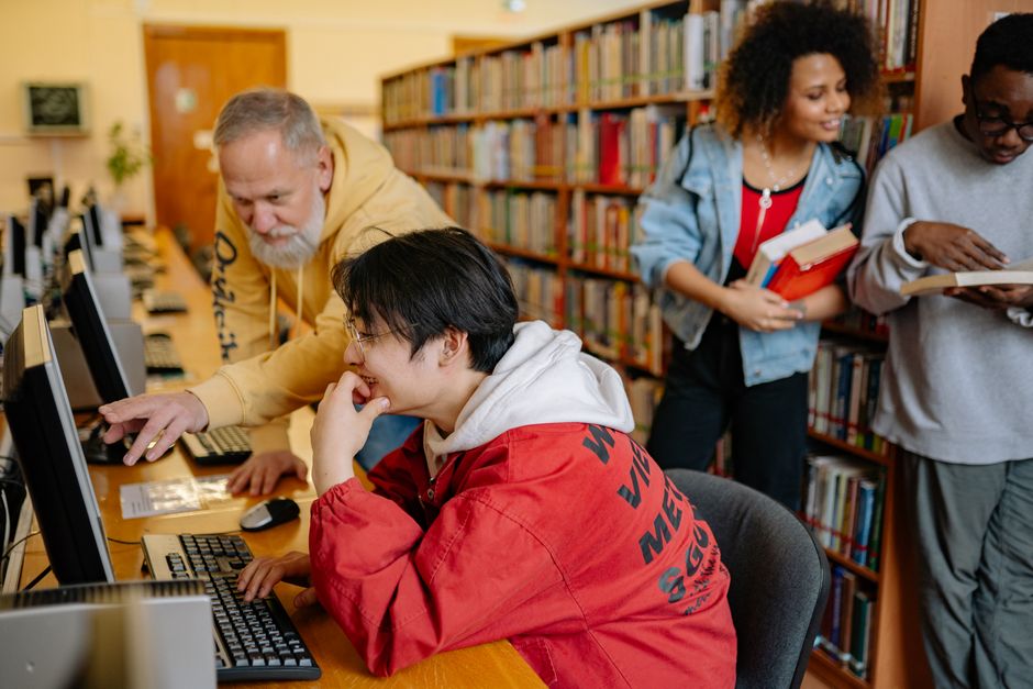 How AI Improves Questioning Skills - VirentaNews