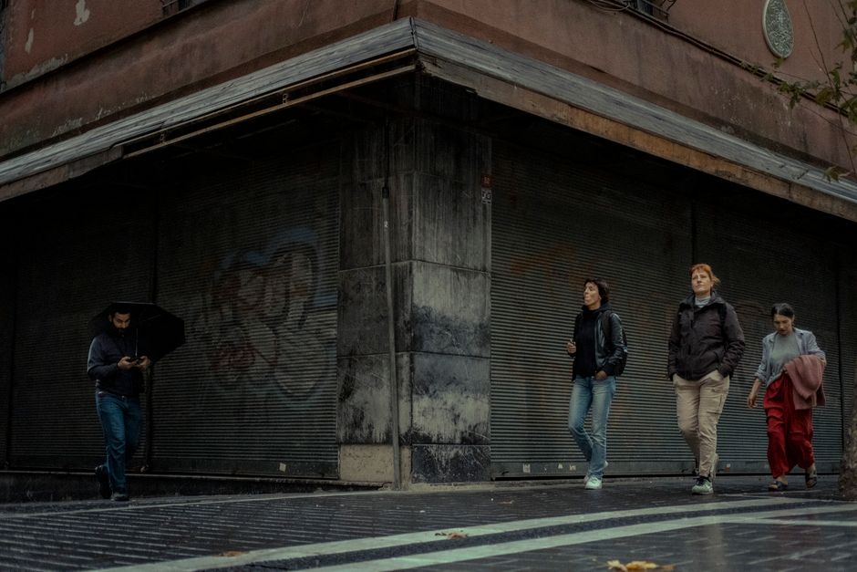 Humans Walk Anticlockwise 80% of the Time - VirentaNews
