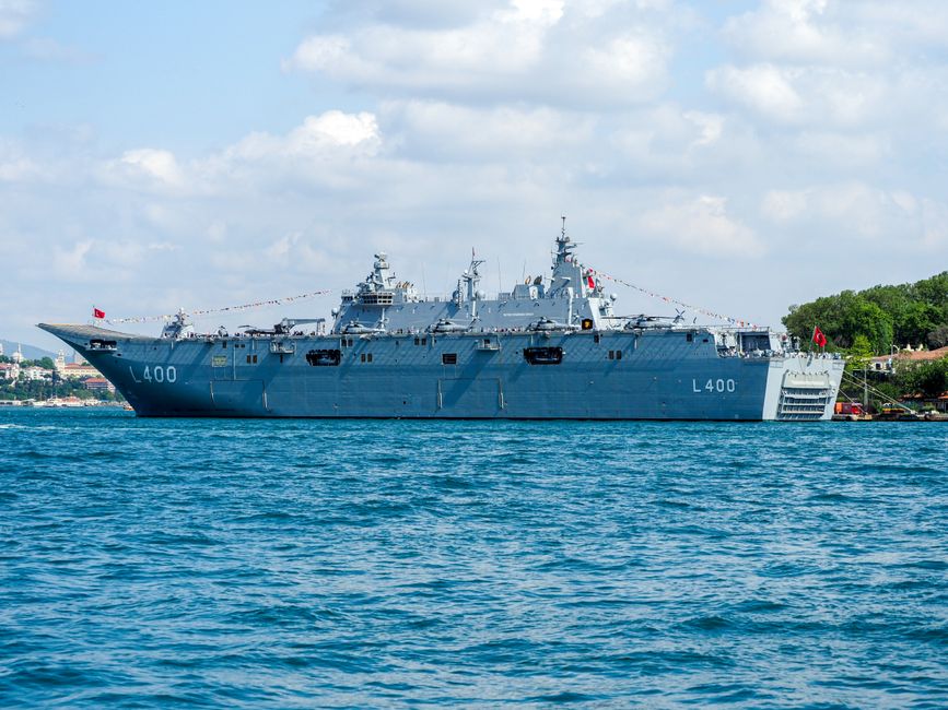 Iran Warns US with Attacks on Gulf Assets