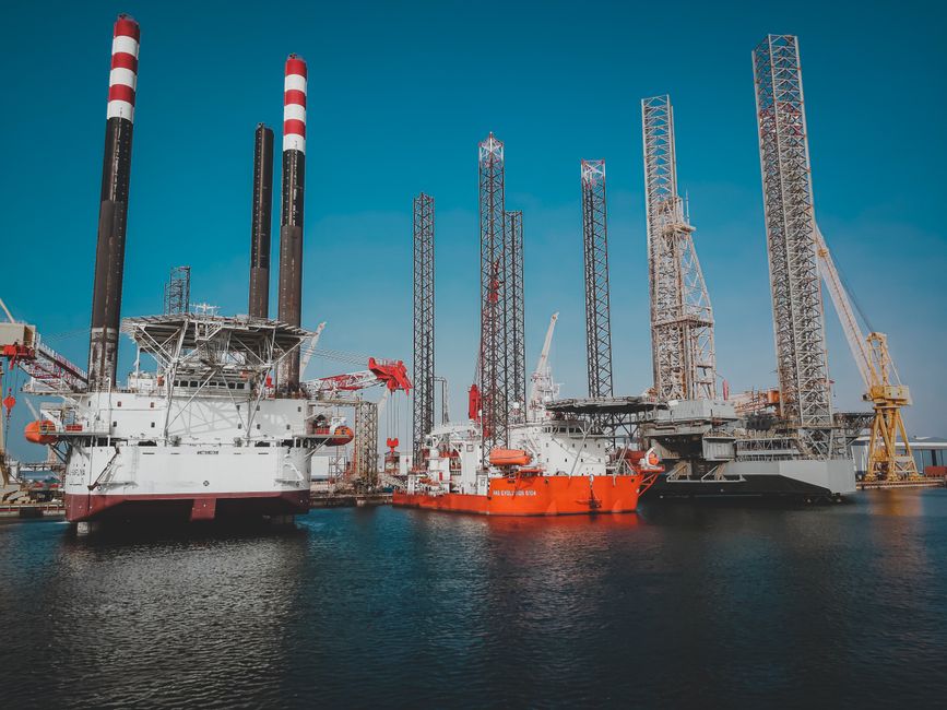 Oil prices surge 10% as Iran threatens ceasefire - VirentaNews