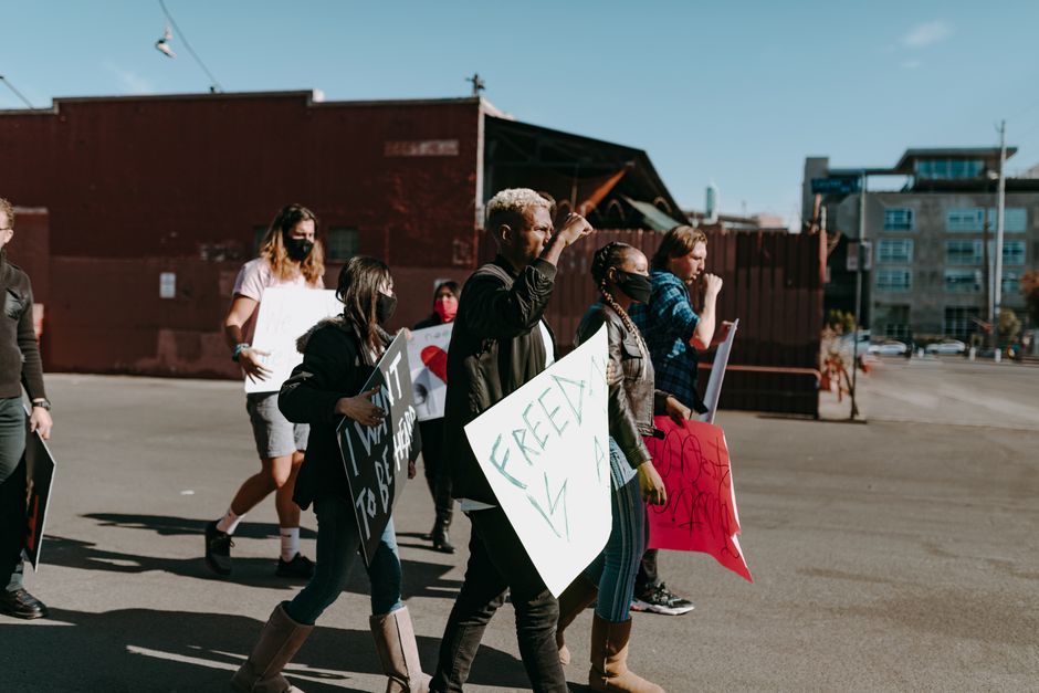 Why Anti-Tech Extremism Surges - VirentaNews