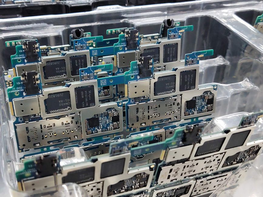 Why Apple is Turning to Intel for Computer Chips - VirentaNews