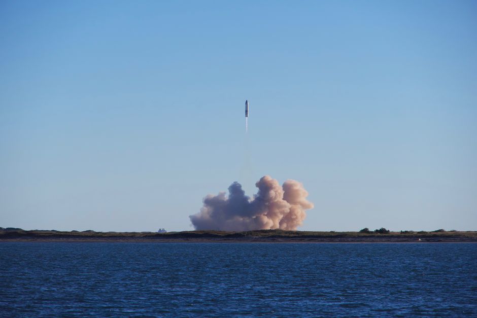 Why Elon Musk's SpaceX is Going Public Now - VirentaNews