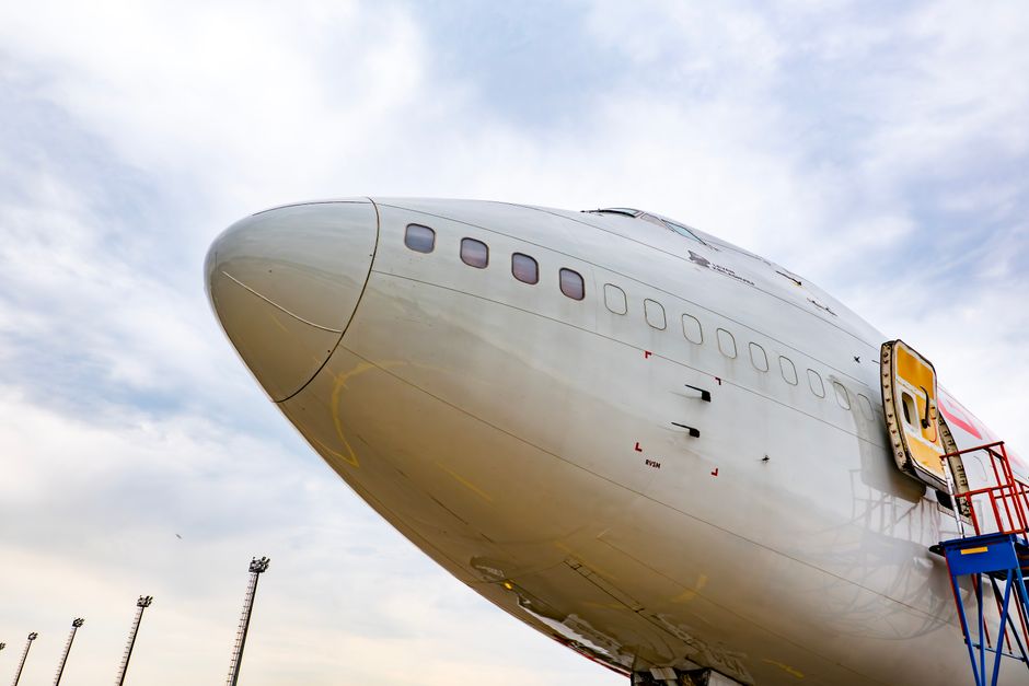 Why Lufthansa Boeing 787-9 Dreamliner Nose Gear Collapsed