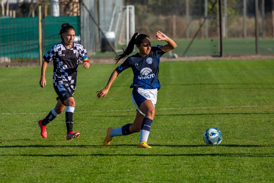 Why Plymouth Argyle's Decision to Release Women's Squad via Email Matters - VirentaNews