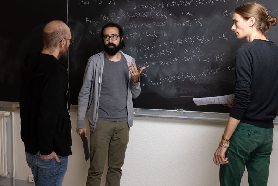 Young Mathematicians Scooped by AI: A New Era for Math Research - VirentaNews