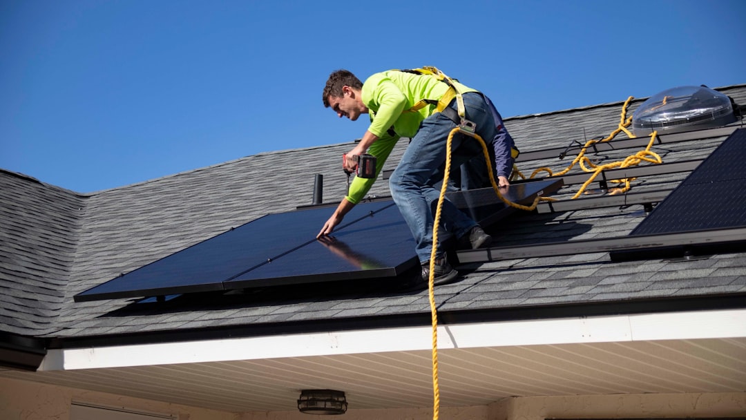 US Home Battery Installations Hit Record High on Rising Electricity Costs - VirentaNews